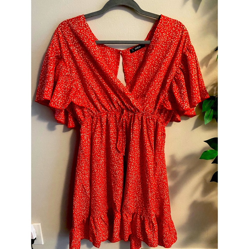 Ditsy Floral Keyhole Back Dress